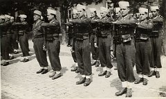 PENDANT LES OBLIGATIONS MILITAIRES n01